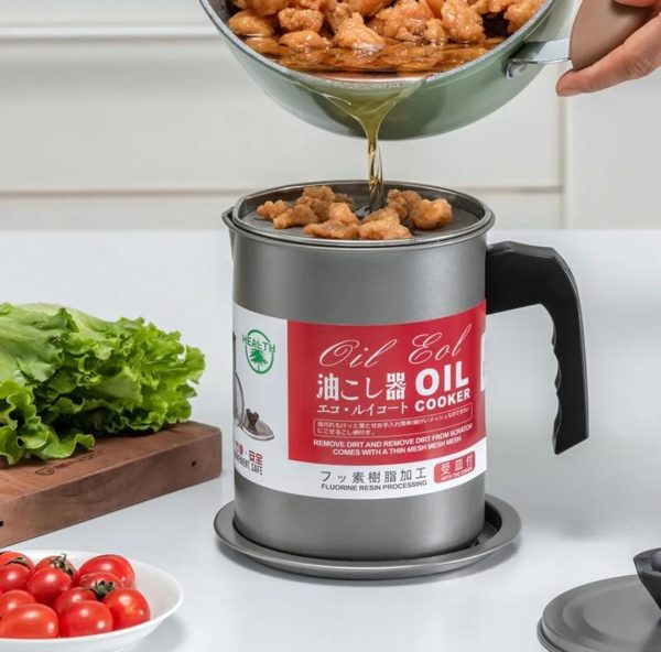 High Quality Fryer Oil Filter Pot – 1.4L Carbon Steel Oil Can with Stainless Steel Filter & Dust Cover
